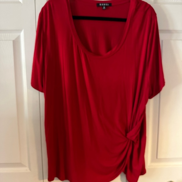 Rebel- red 3x top - Picture 2 of 2